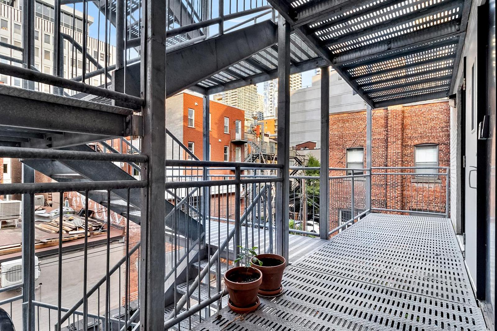 Beautiful Lofts In Downtown Montreal Apartment Exterior photo