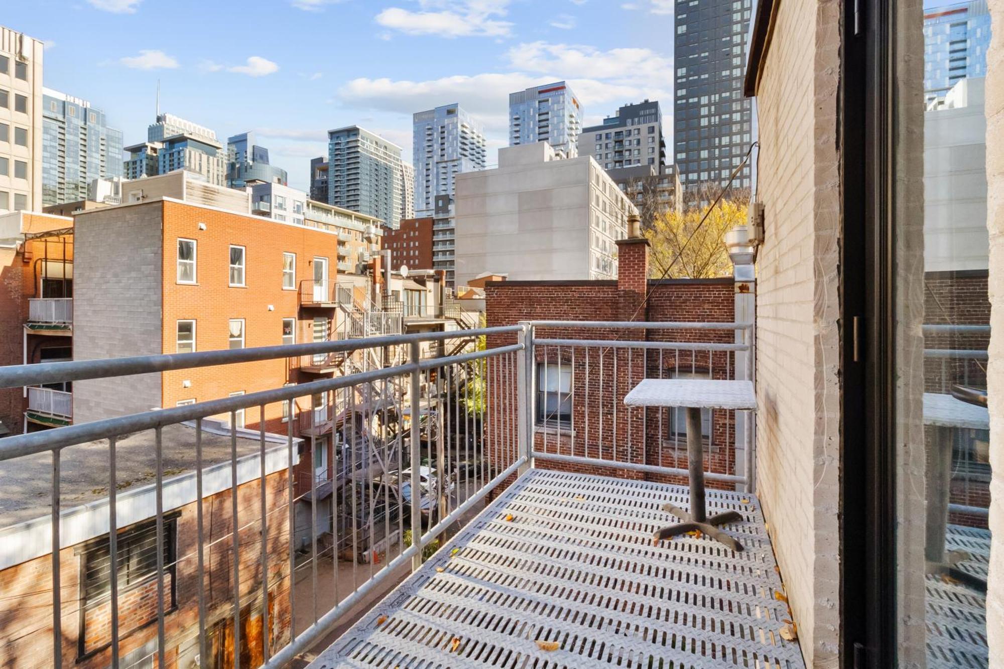 Beautiful Lofts In Downtown Montreal Apartment Exterior photo