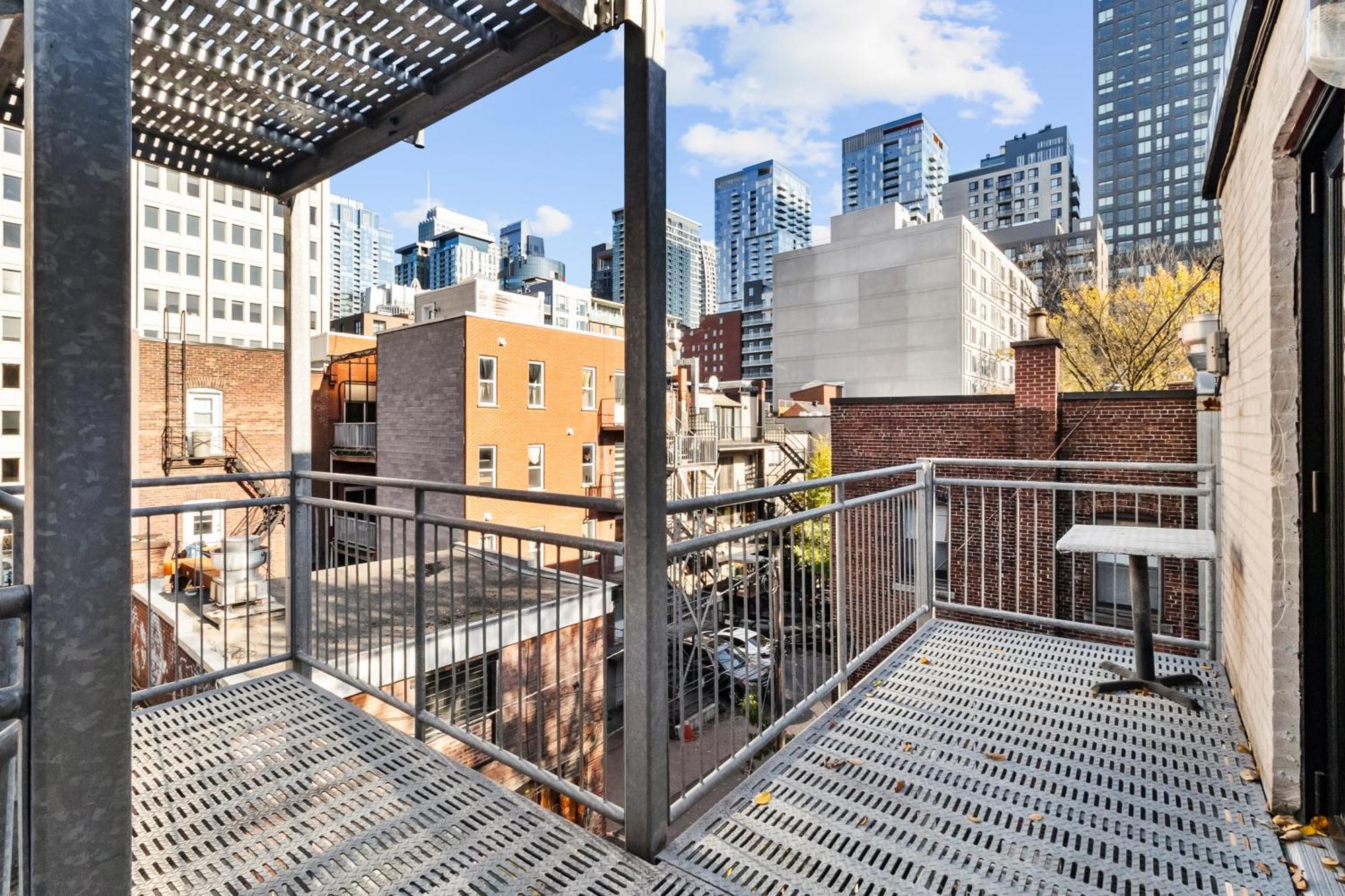 Beautiful Lofts In Downtown Montreal Apartment Exterior photo